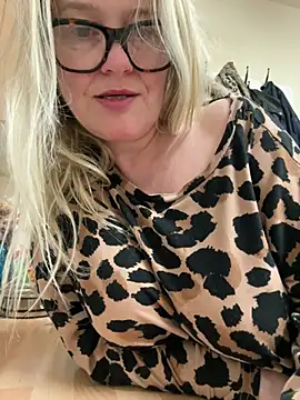 SuzieSub online show from 18, 3, 2026