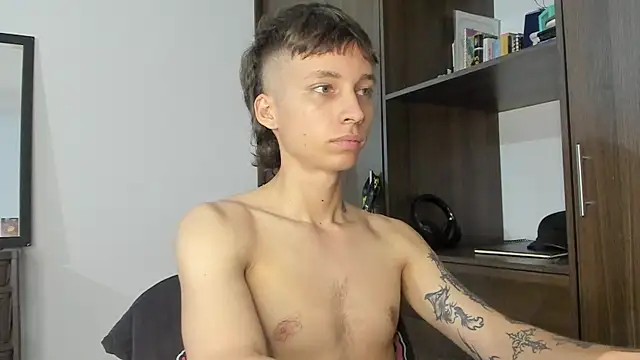 Snapshot of spacehumanz chatting on 29, 10, 2025 spacehumanz online show from 29, 10, 2025