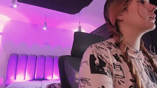 AlliceLover online show from 11, 10, 2025