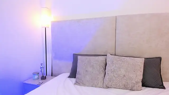 Hanna gomeez  online show from 15, 4, 2026