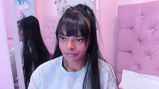 Snapshot of EmmaEbony_ chatting on 28, 7, 2026 EmmaEbony online show from 28, 7, 2026