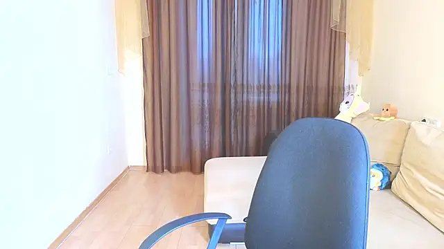 Snapshot of Milana_Milky chatting on 5, 12, 2025 Milana Milky online show from 5, 12, 2025