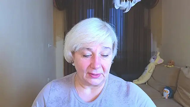 Snapshot of Milana_Milky chatting on 4, 12, 2025 Milana Milky online show from 4, 12, 2025