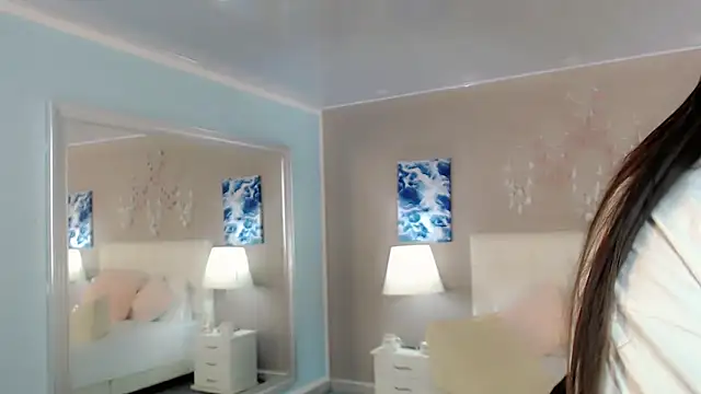 maddissonivanova online show from 1, 12, 2025