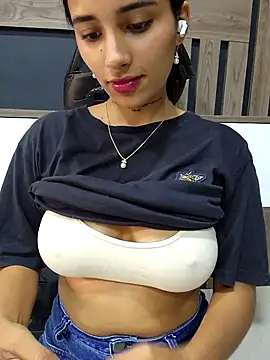 Snapshot of Lorena_Mcfly chatting on 15, 9, 2025 Lorena Mcfly online show from 15, 9, 2025
