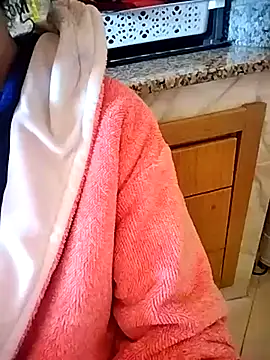 Snapshot of Miss-Lynda chatting on 18, 5, 2026 Miss-Lynda online show from 18, 5, 2026