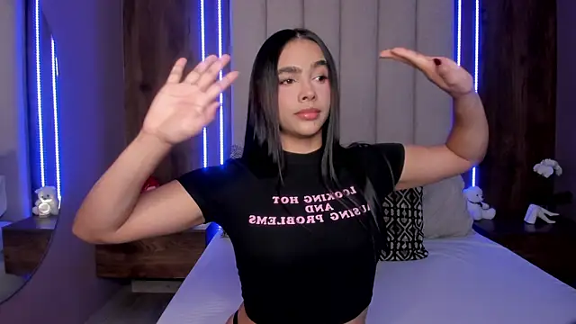 LucySalvatore  online show from 11, 4, 2026