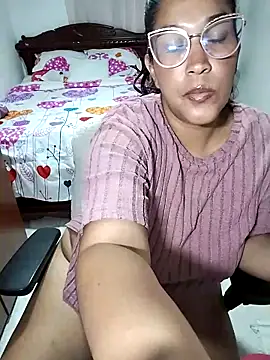 Snapshot of Ivy_horse_ chatting on 18, 9, 2025 Ivy horse online show from 18, 9, 2025