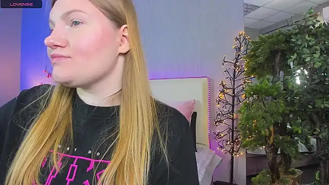Snapshot of AshleyJoness chatting on 3, 6, 2026 AshleyJoness online show from 3, 6, 2026
