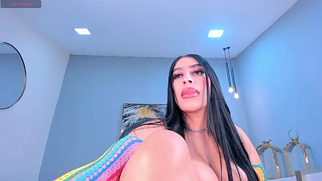 LeahLombardi  online show from 16, 10, 2025