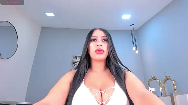 LeahLombardi  online show from 13, 10, 2025