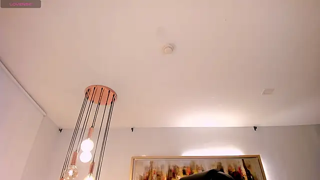 LeahLombardi  online show from 1, 11, 2025