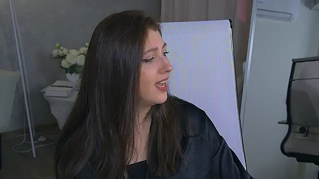 Mary Miiller online show from 6, 11, 2025