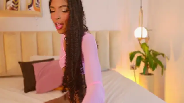 Emely Deluxe online show from 22, 4, 2026