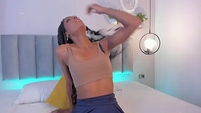 Emely Deluxe online show from 19, 12, 2025