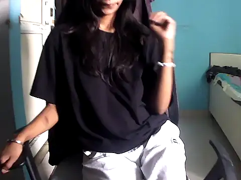 Snapshot of RENUKA_RAJPUT chatting on 19, 6, 2026 RENUKA RAJPUT online show from 19, 6, 2026