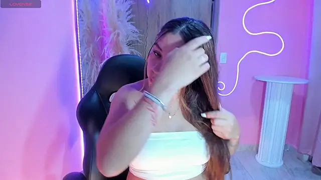 Brandy priscot online show from 18, 4, 2026