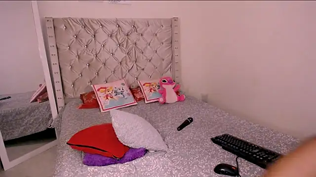 Snapshot of bonniebakerz1 chatting on 15, 11, 2025 bonniebakerz1 online show from 15, 11, 2025