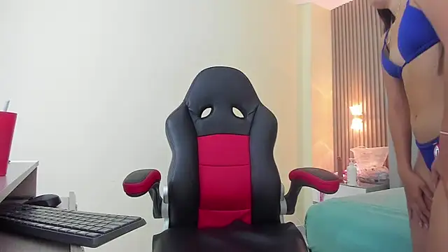 AURORAMARTIN2 online show from 5, 11, 2025