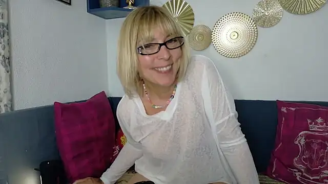 ClassyNAWTYBritMILF online show from 1, 3, 2026