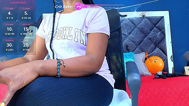 Snapshot of ebony__jheim chatting on 24, 10, 2025 ebony jheim online show from 24, 10, 2025