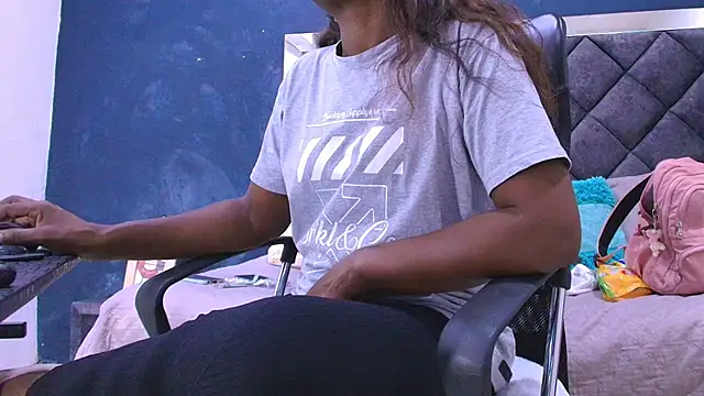 ebony  jheim online show from 1, 6, 2026
