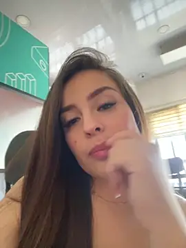 fernanda aram  online show from 21, 9, 2025