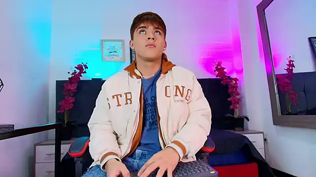 Lucass love online show from 8, 3, 2026