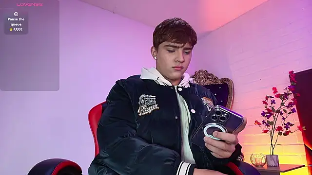 Lucass love online show from 25, 3, 2026