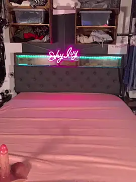 Shy Ivy online show from 24, 9, 2025