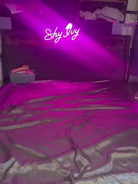 Shy Ivy online show from 16, 9, 2025