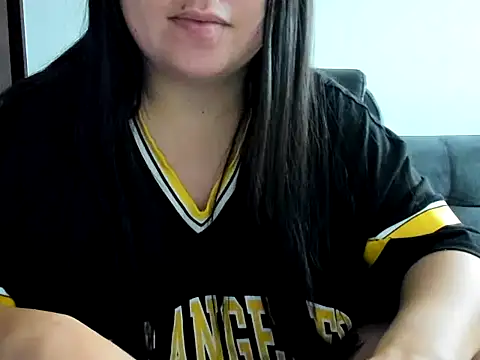 milla moon 24 online show from 17, 11, 2025