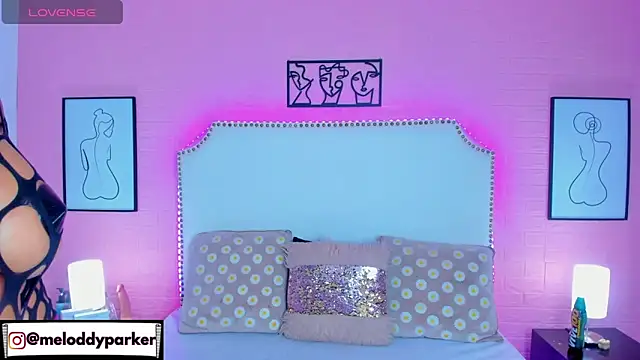 Meloddy Parkerr  online show from 8, 11, 2025