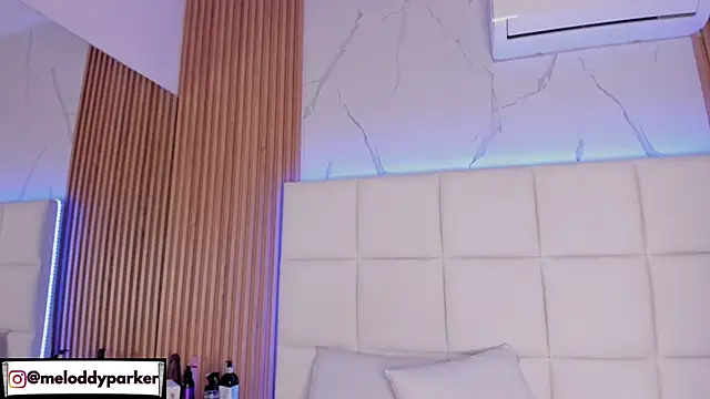 Meloddy Parkerr  online show from 28, 2, 2026