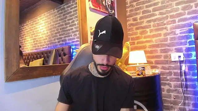 Snapshot of VinzenzRizzo chatting on 10, 9, 2025 VinzenzRizzo online show from 10, 9, 2025