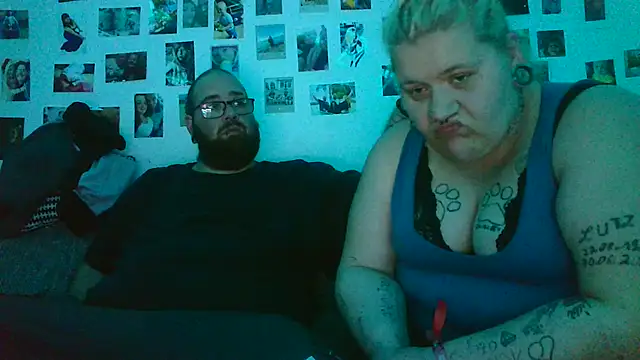 Snapshot of mrandmrsdarkside chatting on 12, 3, 2026 mrandmrsdarkside online show from 12, 3, 2026