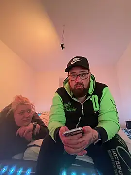 Snapshot of mrandmrsdarkside chatting on 5, 3, 2026 mrandmrsdarkside online show from 5, 3, 2026