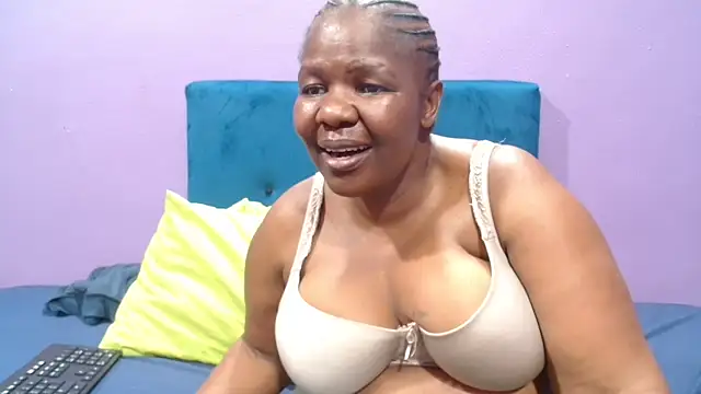 NaughtyChubbyZoe online show from 26, 9, 2025