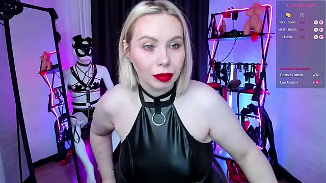 Snapshot of Anna_Maxwell chatting on 11, 10, 2025 Anna Maxwell online show from 11, 10, 2025
