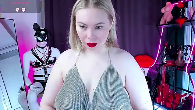 Snapshot of Anna_Maxwell chatting on 6, 5, 2026 Anna Maxwell online show from 6, 5, 2026