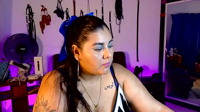Snapshot of AndreaKinky chatting on 6, 7, 2026 AndreaKinky online show from 6, 7, 2026