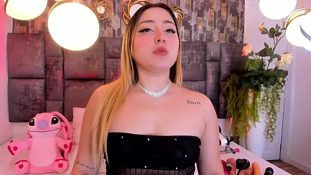 PatyLawrence online show from 18, 11, 2025