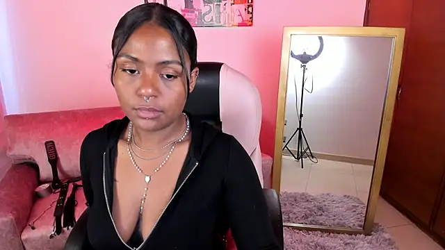 Lucie Harper online show from 1, 10, 2025