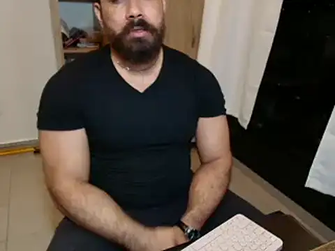 Snapshot of max_love255 chatting on 15, 7, 2026 max love255 online show from 15, 7, 2026
