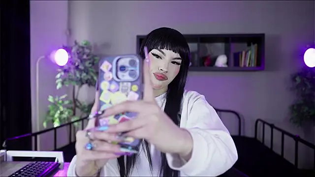 Sabrina bloom online show from 11, 11, 2025