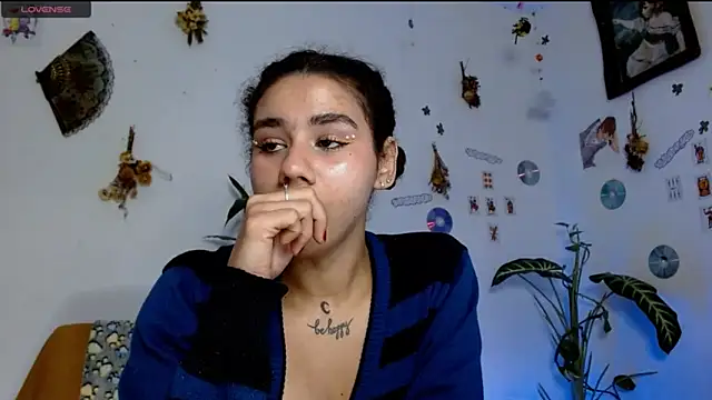 Snapshot of Nocturnawitch chatting on 26, 4, 2026 Nocturnawitch online show from 26, 4, 2026