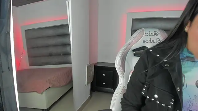 Snapshot of Andrea_brunnette chatting on 4, 10, 2025 Andrea brunnette online show from 4, 10, 2025