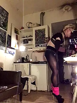 Sissy Cindy Whore online show from 28, 11, 2025