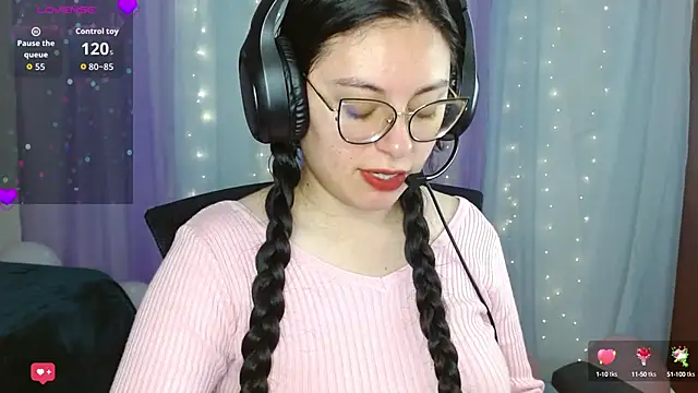 Snapshot of Camila_Ord chatting on 12, 9, 2025 Camila Ord online show from 12, 9, 2025
