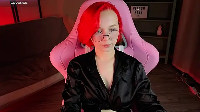 Snapshot of NaomiYoru chatting on 9, 9, 2025 NaomiYoru online show from 9, 9, 2025